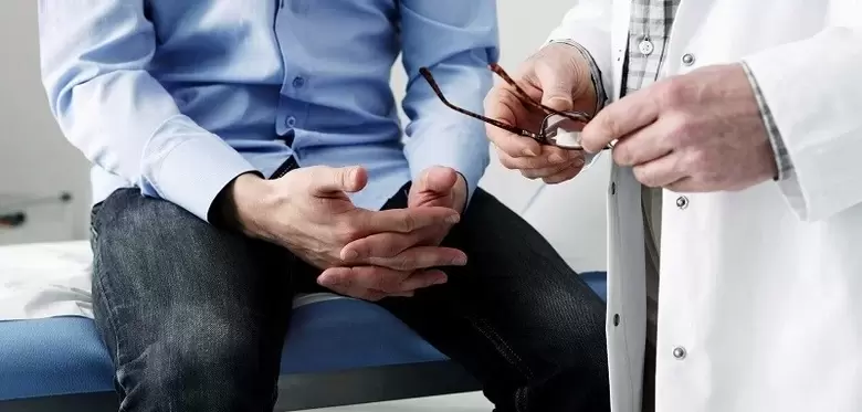Dès les premiers signes de prostatite, vous devez consulter un urologue pour confirmer le diagnostic.